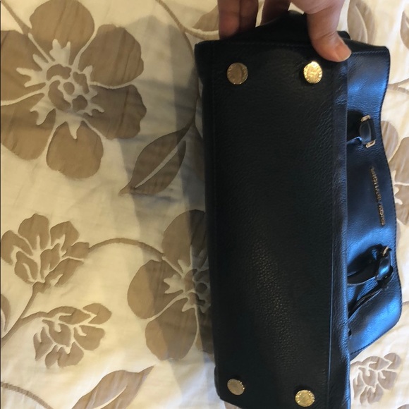 Authentic michael kors bag - Picture 5 of 8